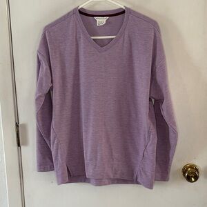 Boston Traders lavender v-neck long sleeve soft knit top Size Small